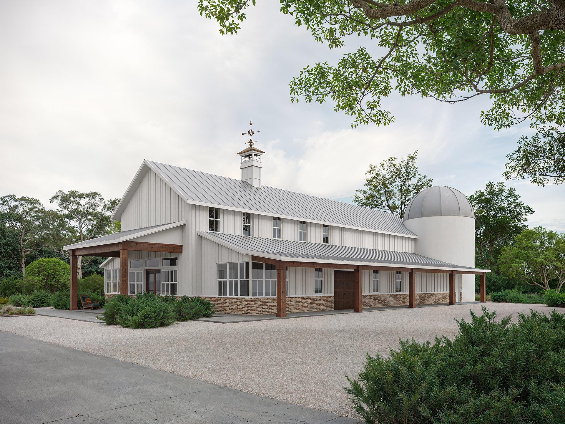 Modern Farmhouse Exterior Render Фотореалістична візуалізація сучасного фермерського будинку з металевим дахом, білим сайдингом - архітектурна візуалізація. Робта з курсу 3д візулазіації.